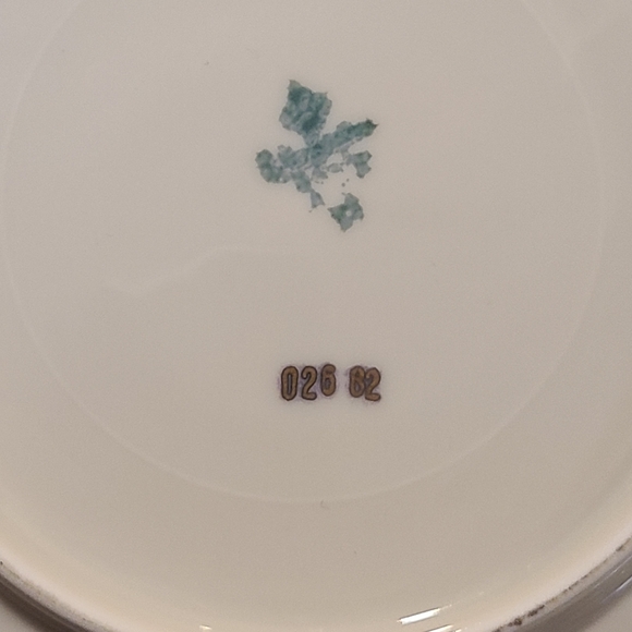 Collectible Plate for sale very nice preowned - Picture 8 of 9